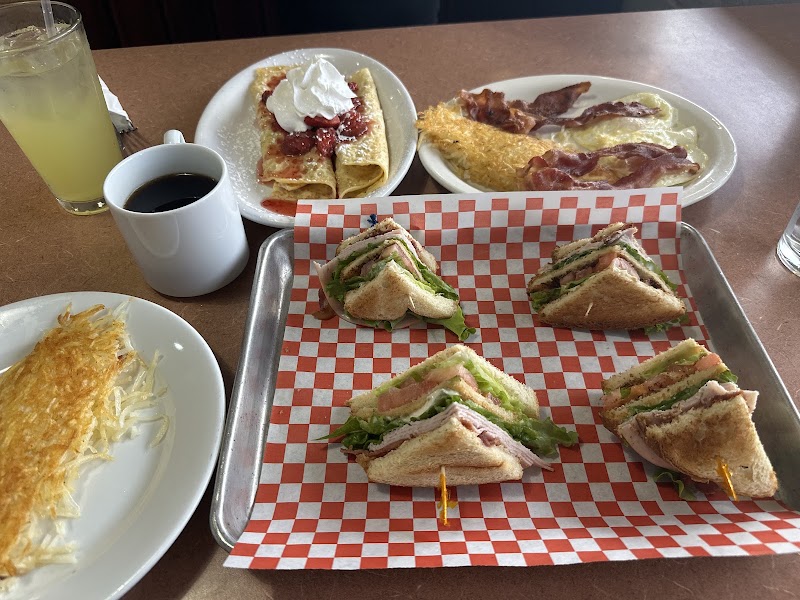 Food and interior photo 3 at Elys Breakfast restaurant & Burgers in Henderson