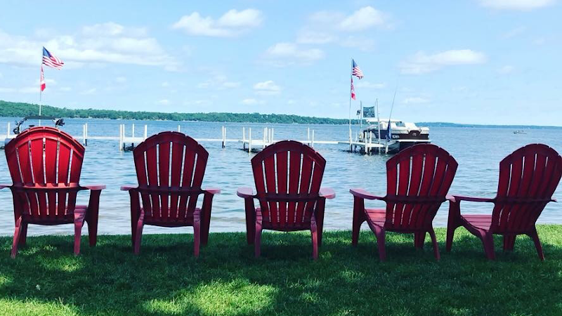 Ernie's on Gull in East Gull Lake