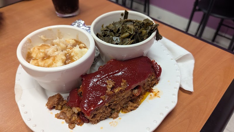 Food and interior photo 3 at Goodness Gracious in Tupelo