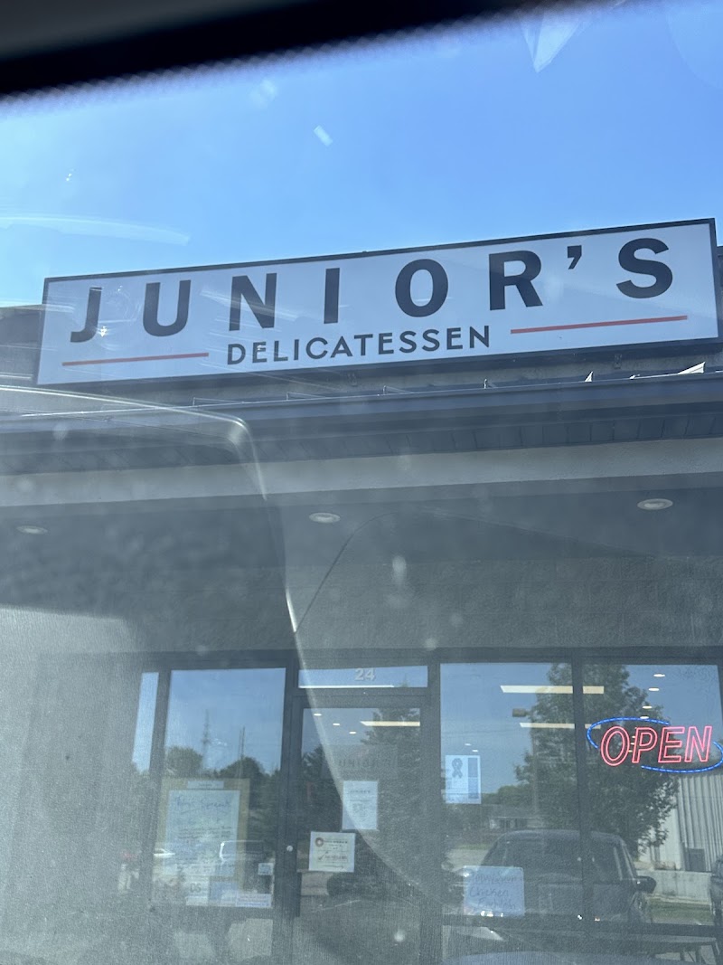 Food and interior photo 4 at Junior's Delicatessen in Batesville
