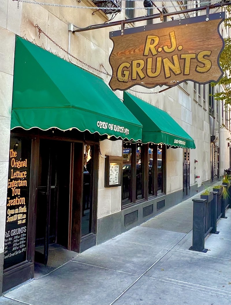Food and interior photo 2 at R.J. Grunts in Chicago
