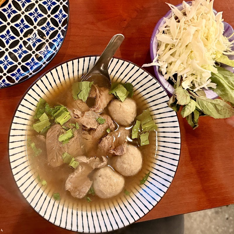 Food and interior photo 5 at SENLEK THAI - RICE & NOODLES in Hoover