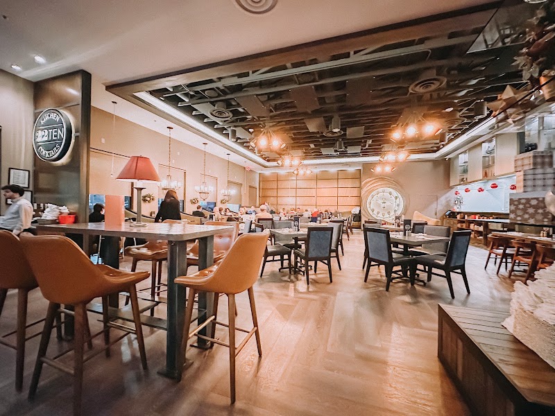 22TEN Kitchen Cocktails in Sioux Falls