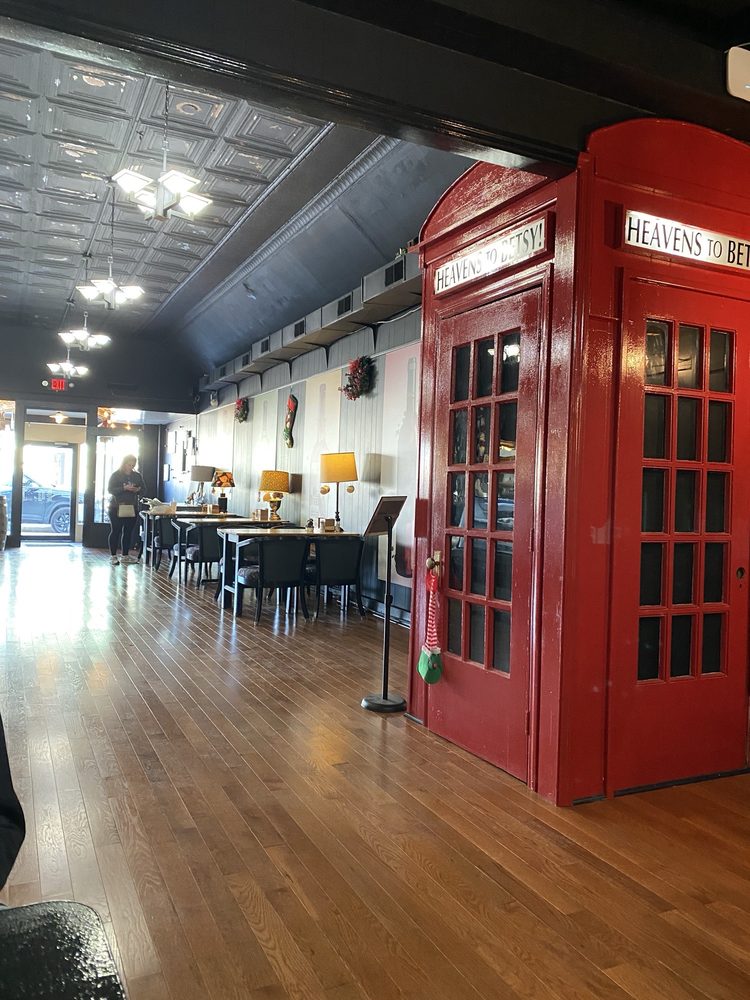 Heavens to Betsy! Bakery & Deli in Lawrenceburg