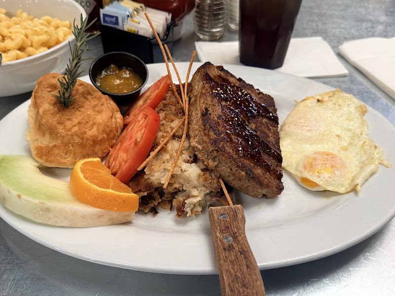 Food and interior photo 4 at Hash House A Go Go West Sahara in Las Vegas