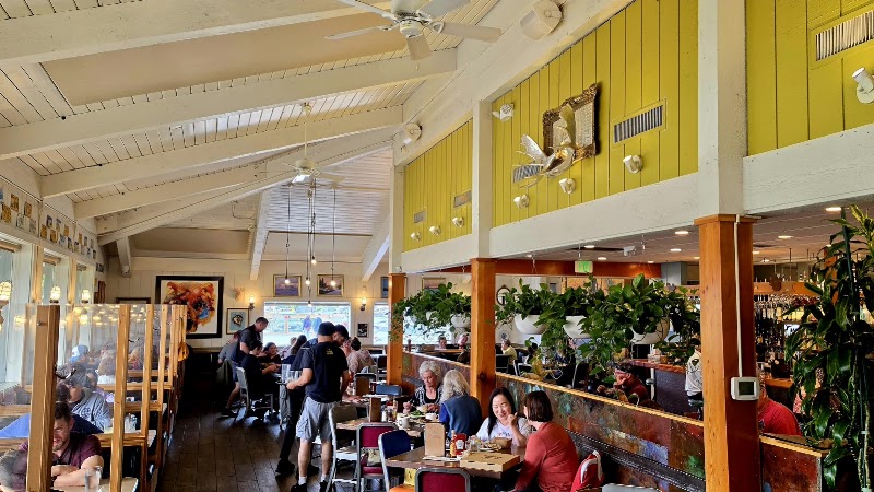Food and interior photo 4 at Spenard Roadhouse in Anchorage