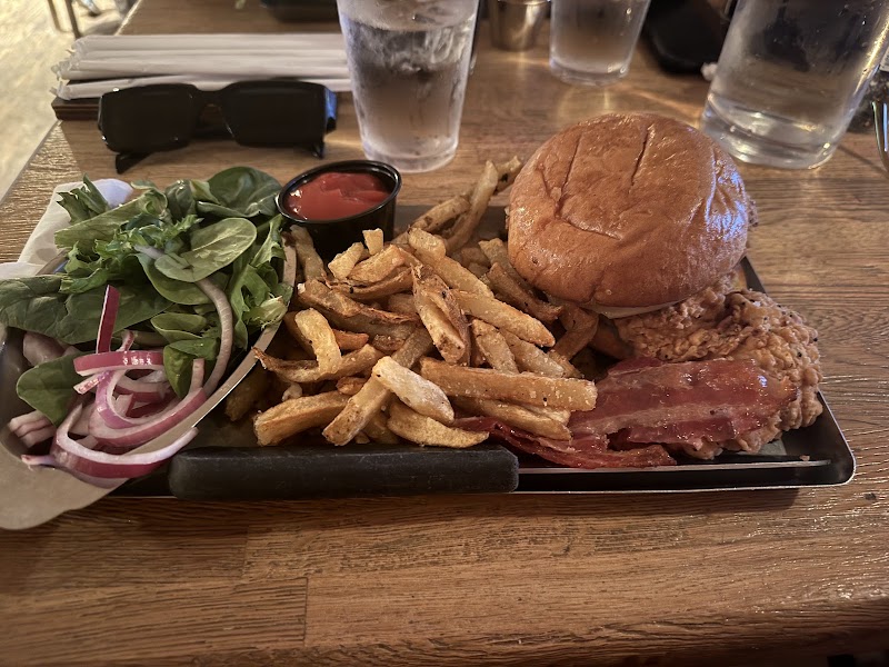 Food and interior photo 5 at Avenue Pub - Downtown Tuscaloosa in Tuscaloosa