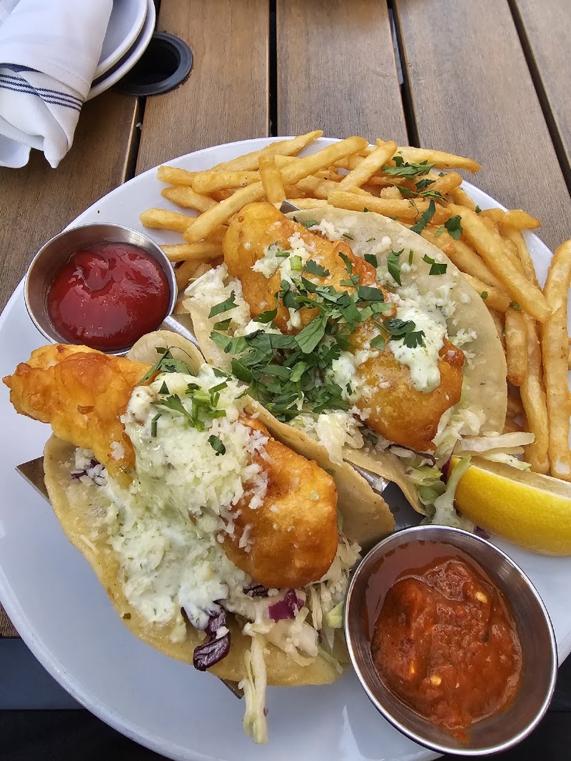 Food and interior photo 5 at Teddy's By the Sea in Carpinteria