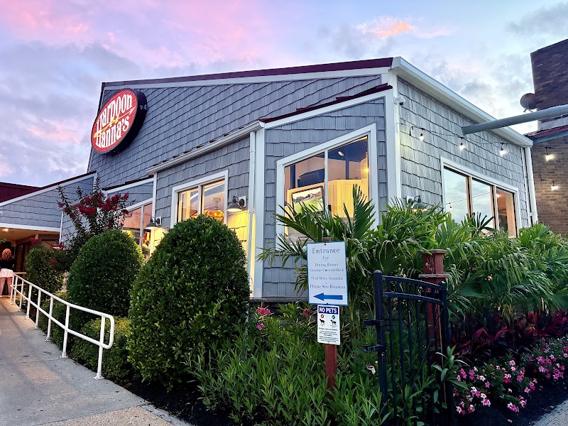 Food and interior photo 5 at Harpoon Hanna's in Fenwick Island