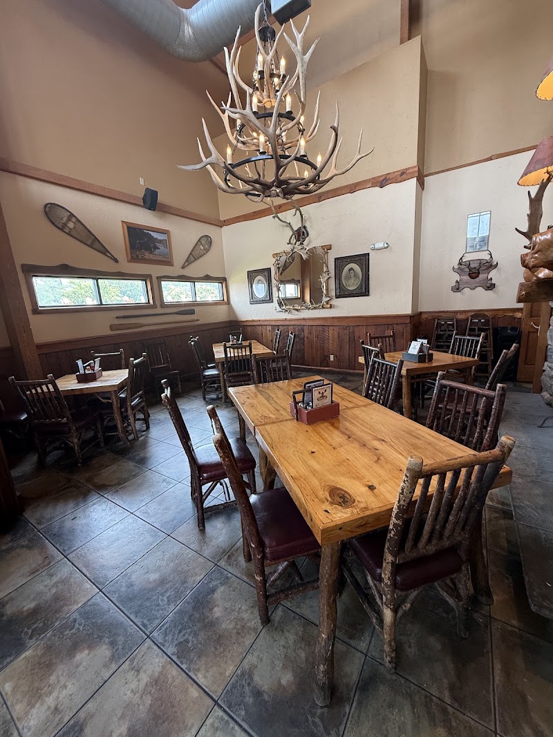 Food and interior photo 4 at Moosejaw Pizza & Dells Brewing Co. in Wisconsin Dells