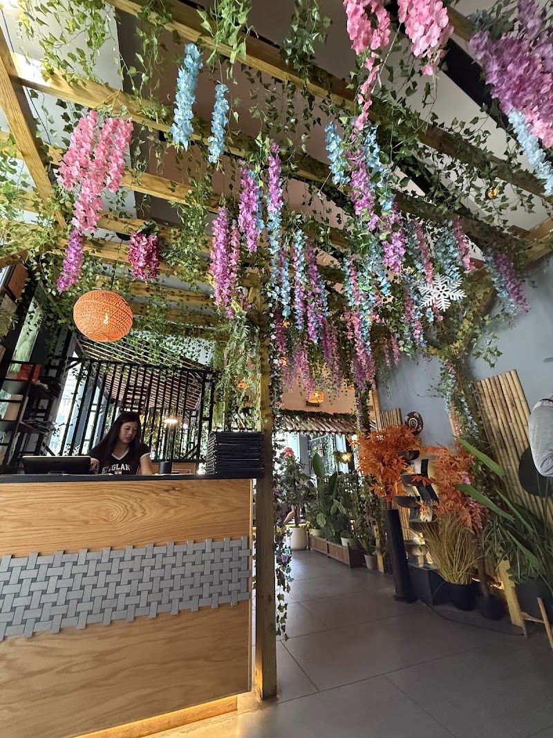 Food and interior photo 3 at Hey Thai in New York