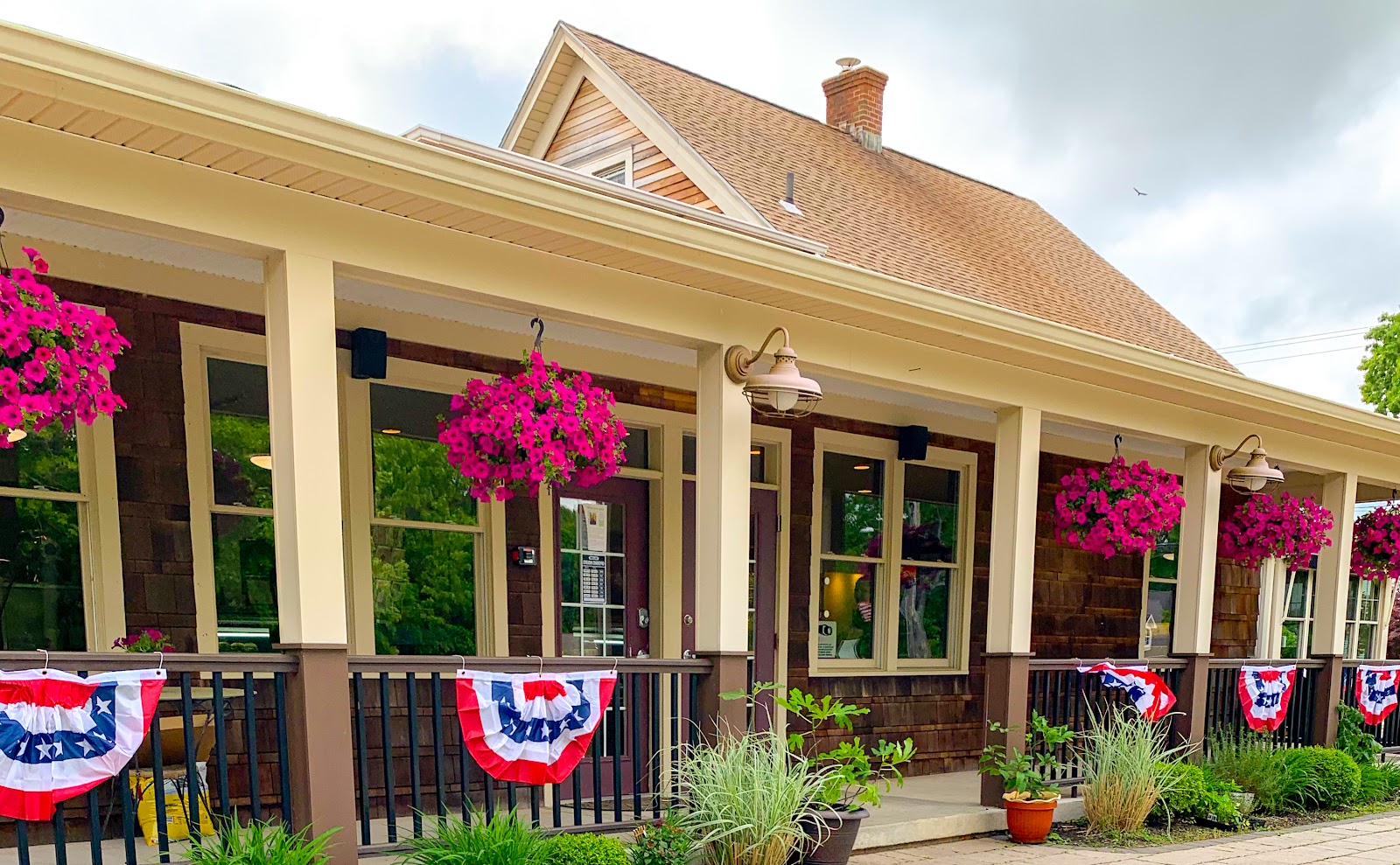 D'eliana Market, Deli & Catering in East Hampton