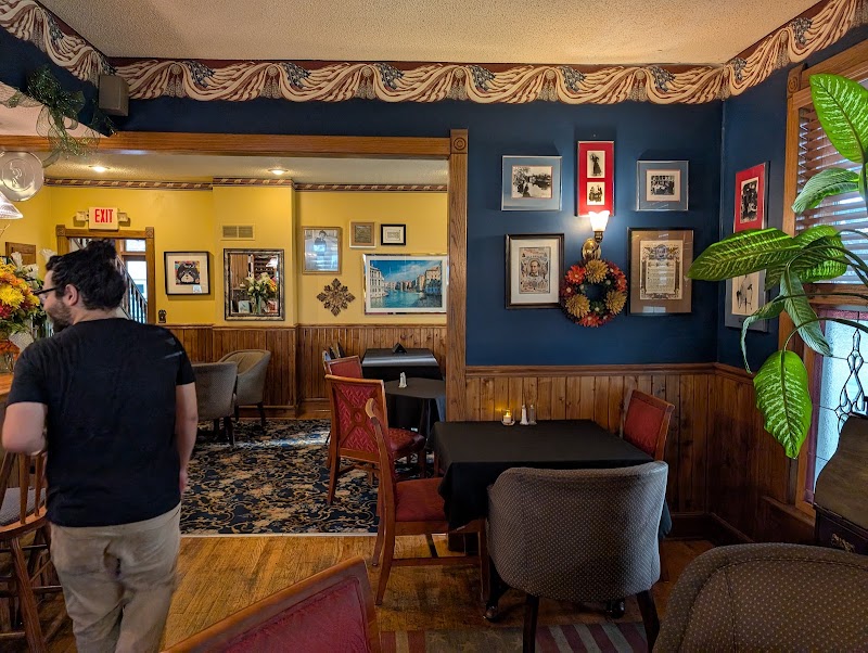 Food and interior photo 3 at Billy's in Lincoln