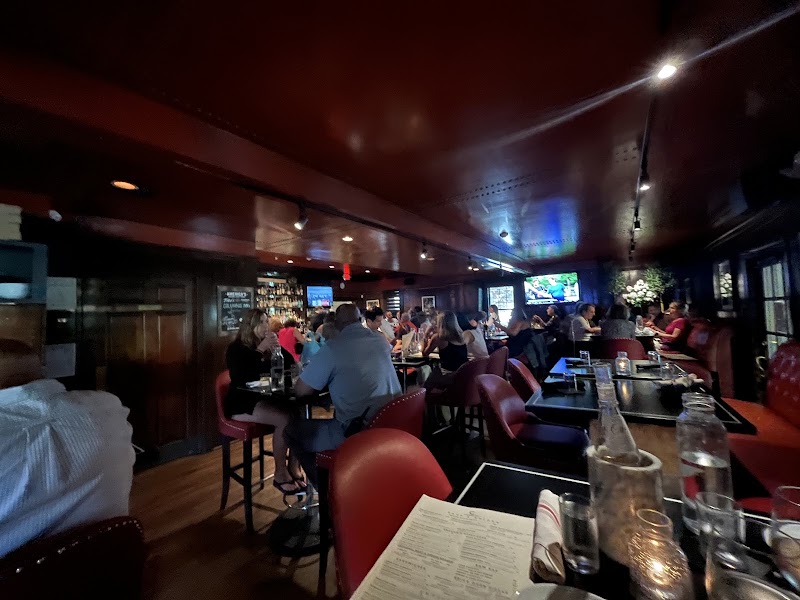 Food and interior photo 3 at Columbus Inn in Wilmington