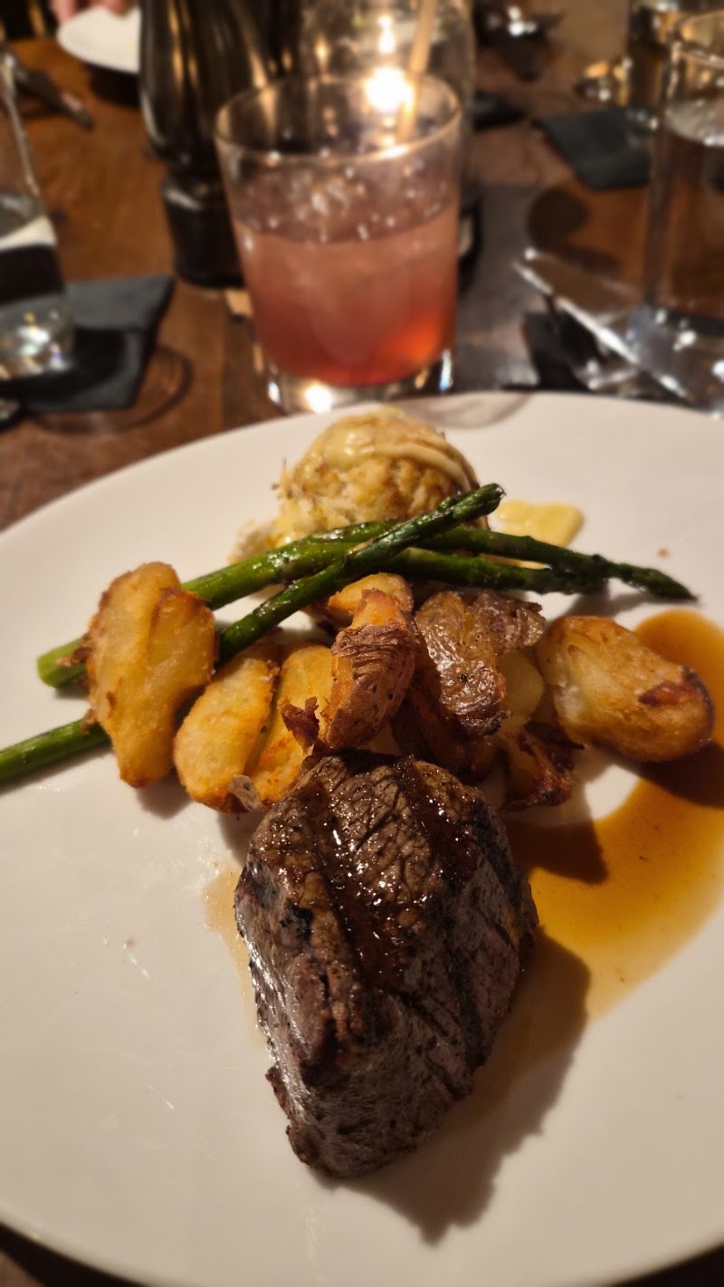 Food and interior photo 4 at Columbus Inn in Wilmington