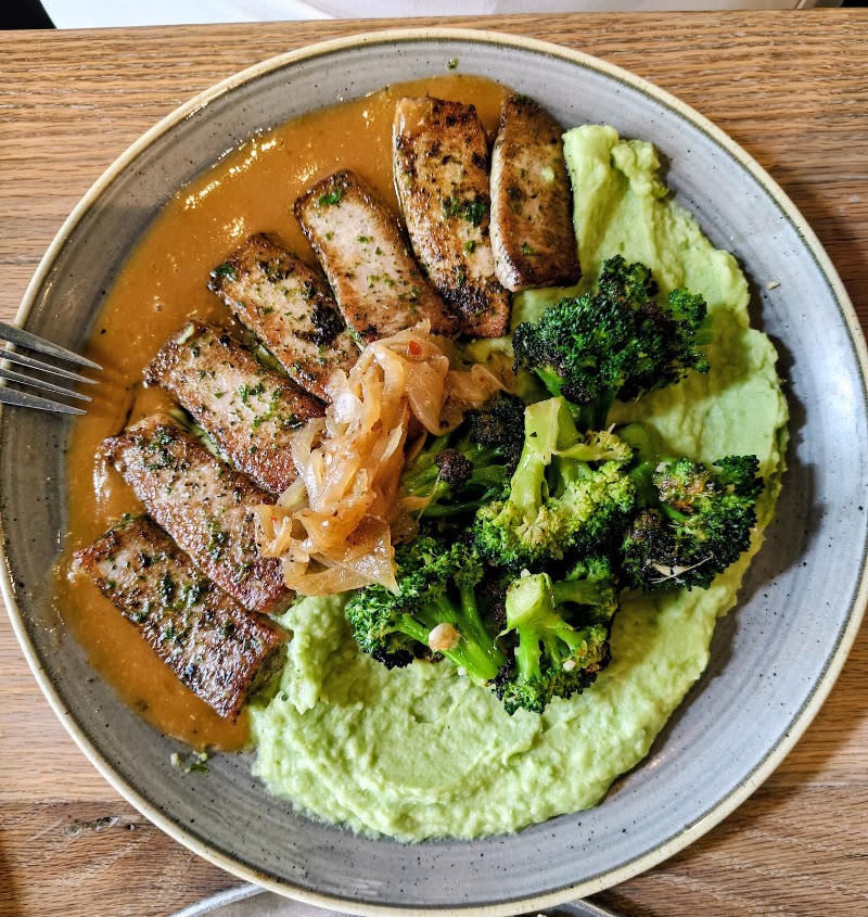 Food and interior photo 4 at Moku Kitchen in Honolulu