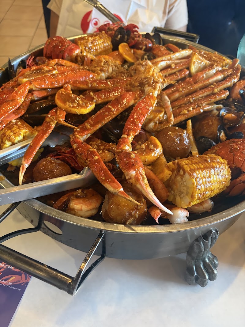 Food and interior photo 2 at Juicy Seafood in Silver Spring