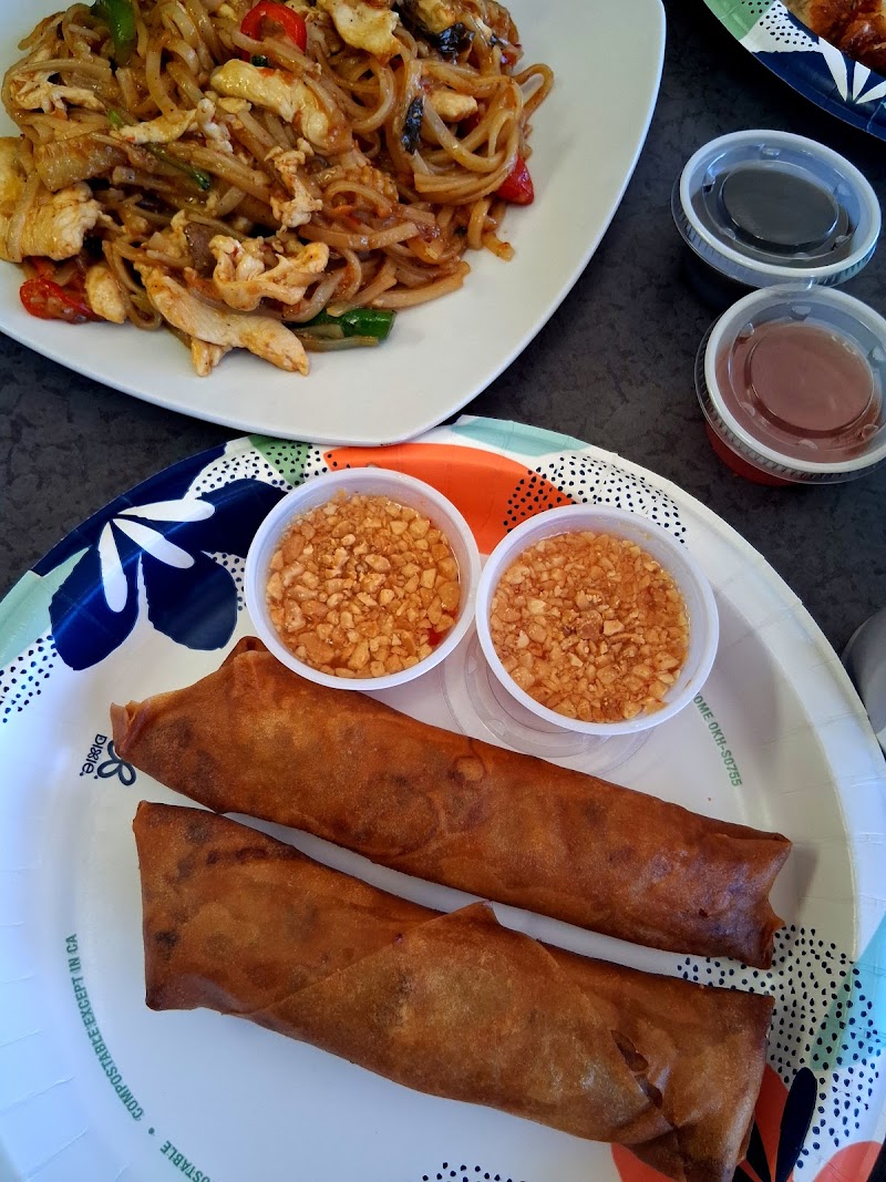Food and interior photo 2 at Khantong Thai cuisine restaurant in Edgemont SD in Edgemont