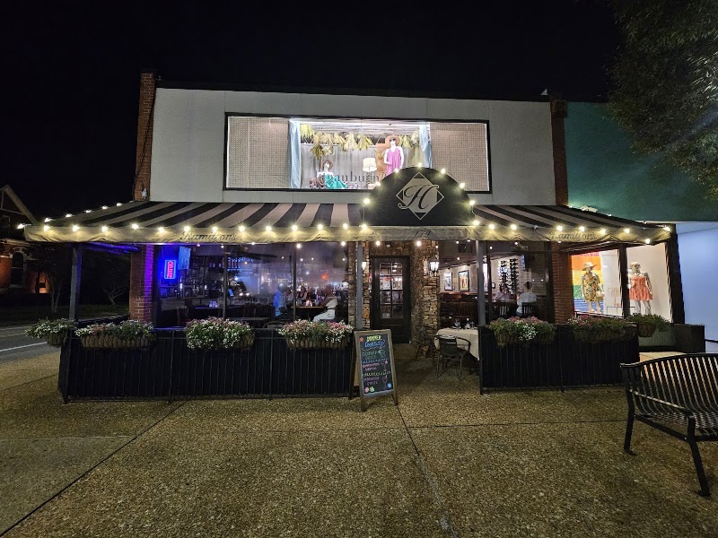Food and interior photo 5 at Hamilton's On Magnolia in Auburn