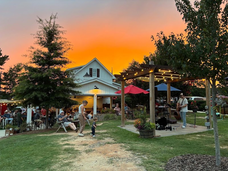 Food and interior photo 5 at Red's Corner in Southern Pines