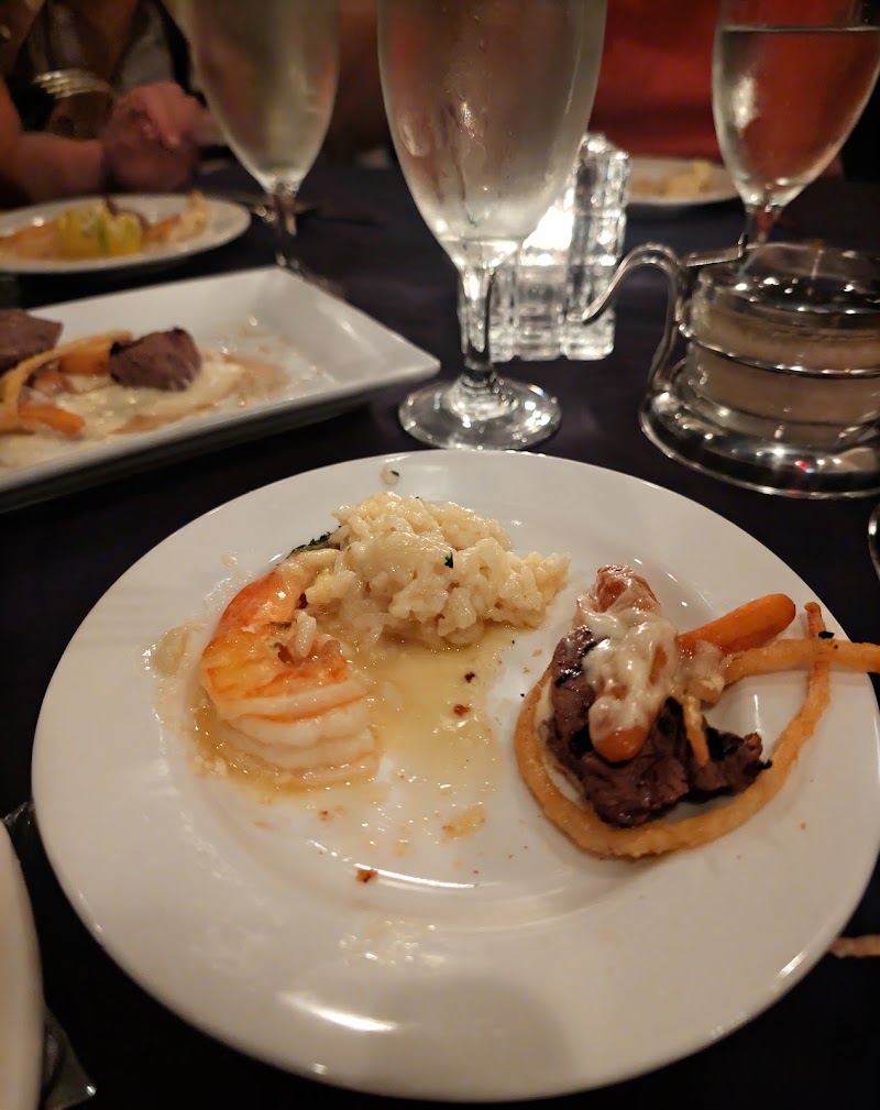 Food and interior photo 1 at Giovanni's Ristorante in Detroit
