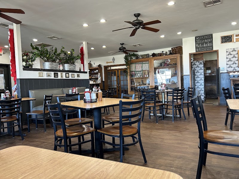 Food and interior photo 5 at New York Hill Restaurant in Mingus