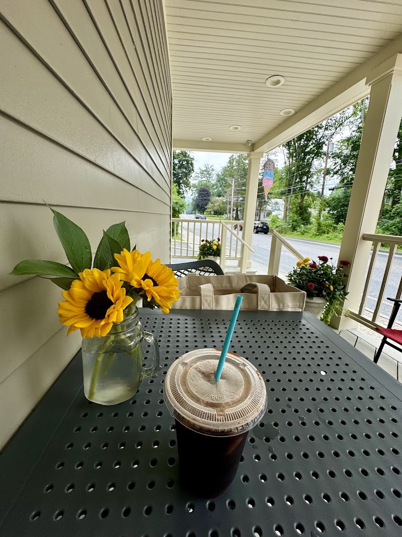 Food and interior photo 4 at Elm Street Market in Bennington