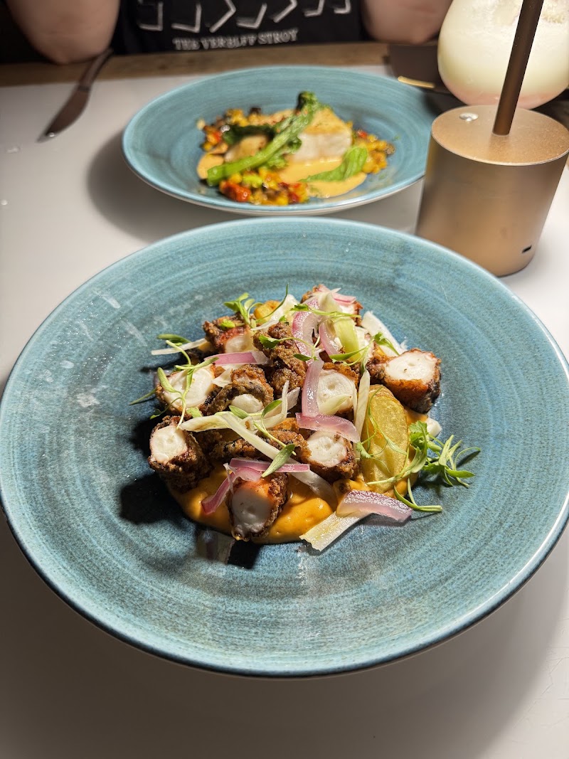 Food and interior photo 2 at Hau Tree in Honolulu