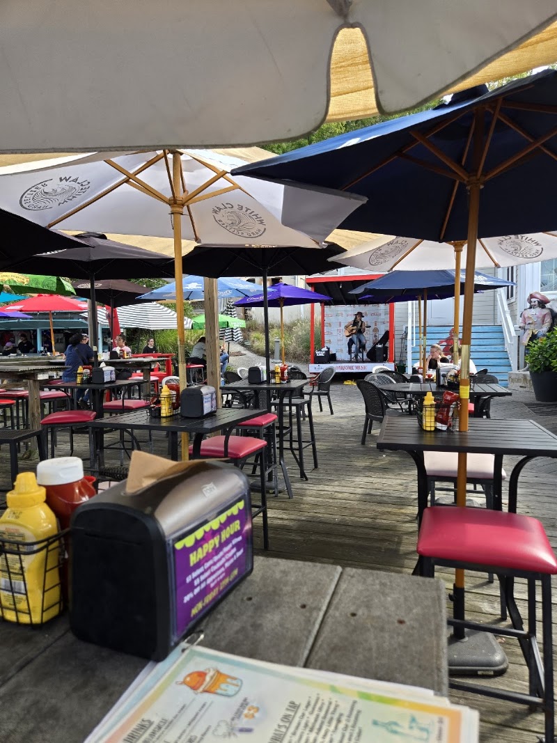 Food and interior photo 5 at Broken Oar Bar & Grill in Glen Burnie