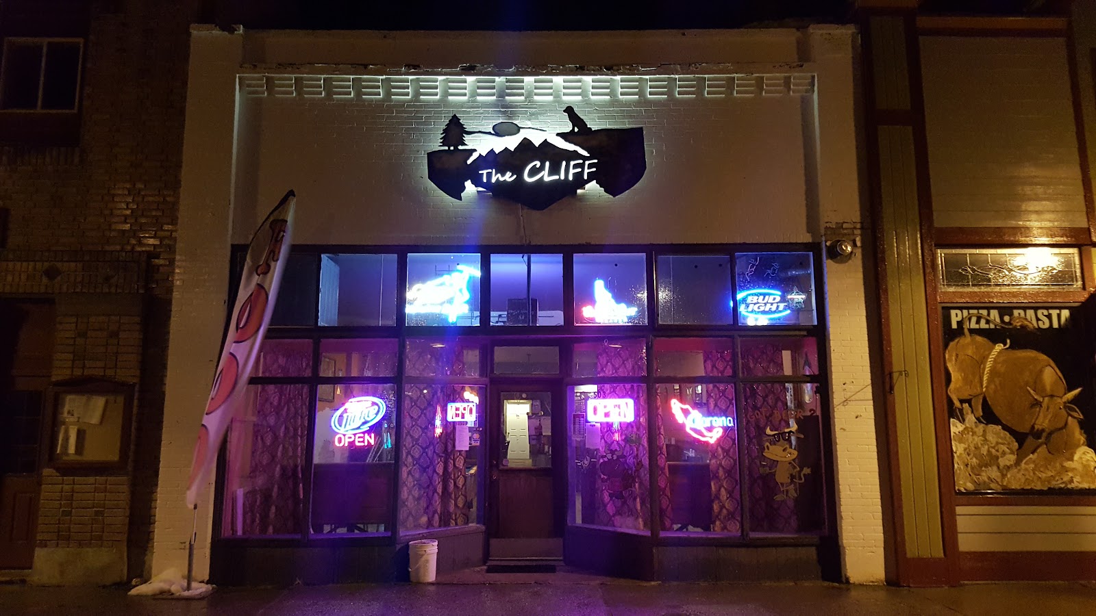 The Cliff Bar and Grille in Fairfield