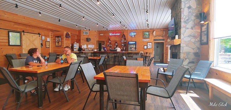 Food and interior photo 4 at Bluff Lake Catfish Farm in Maquoketa
