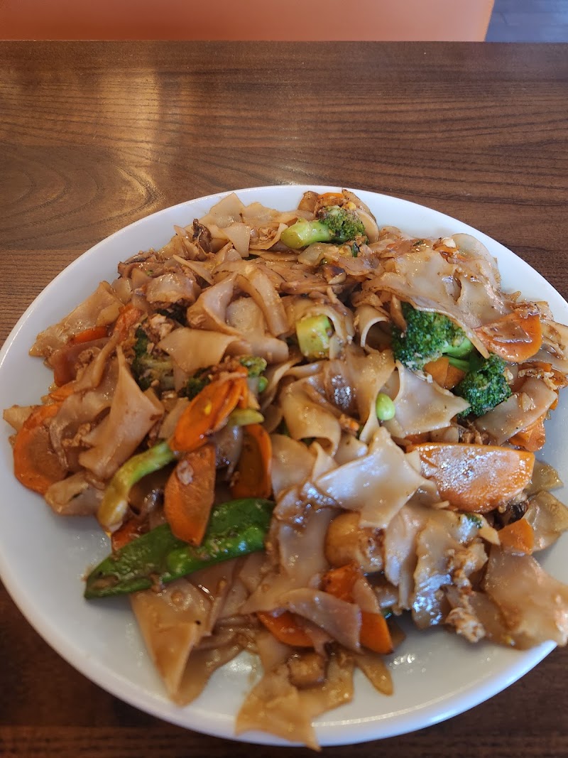 Food and interior photo 2 at Koh chang thai in Kalispell