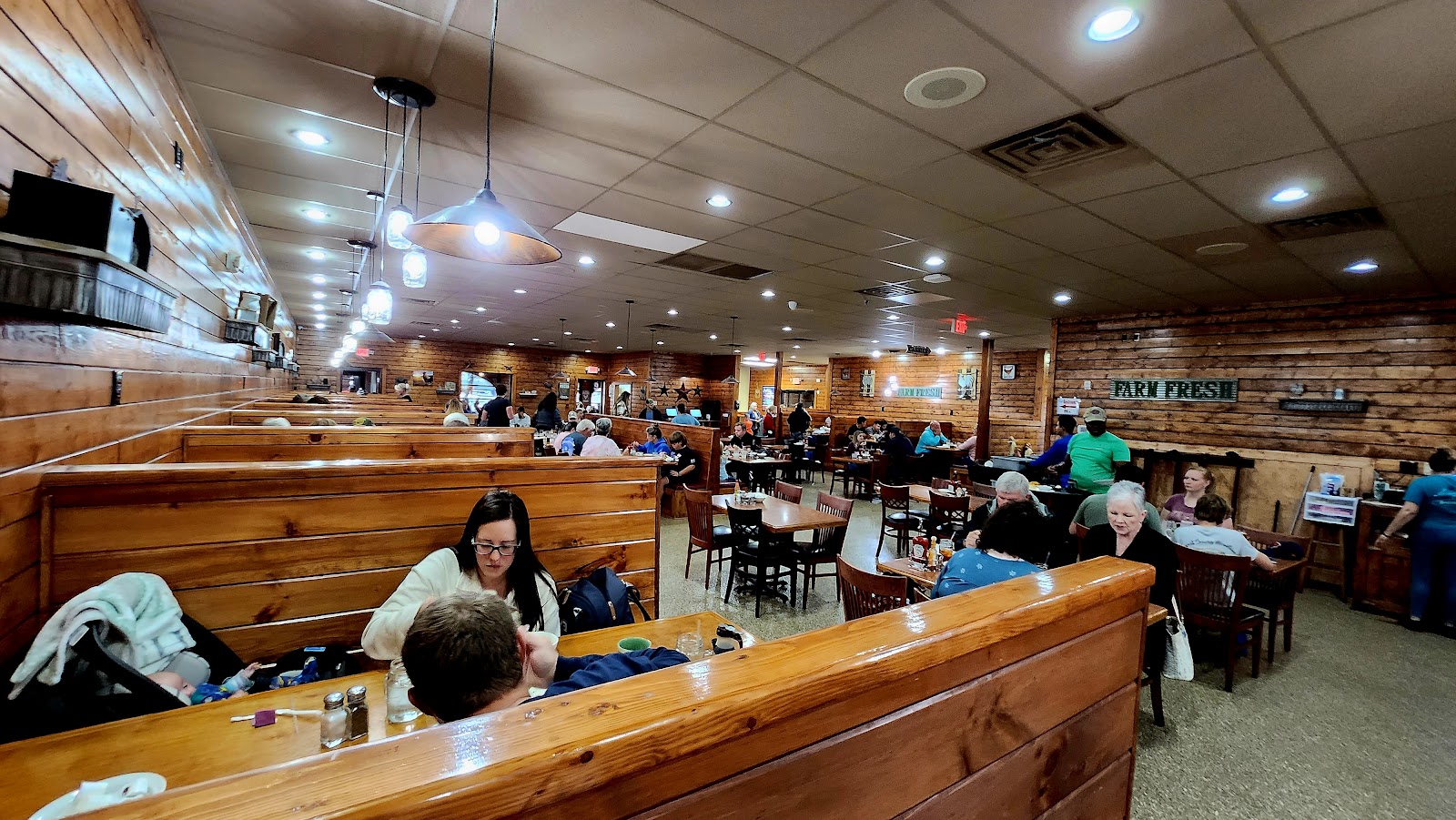 Sawyer's Farmhouse Breakfast in Pigeon Forge