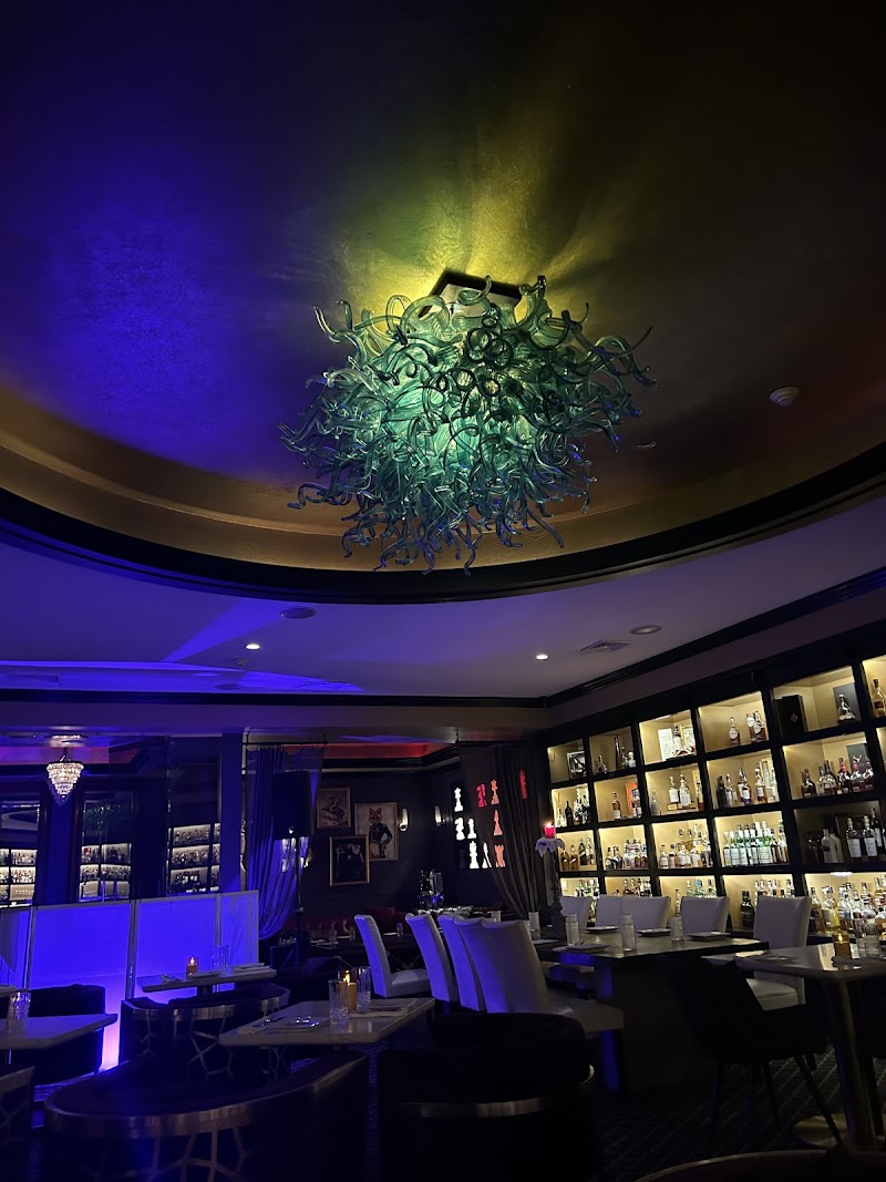 Food and interior photo 2 at Le Malt Lounge in Woodbridge Township