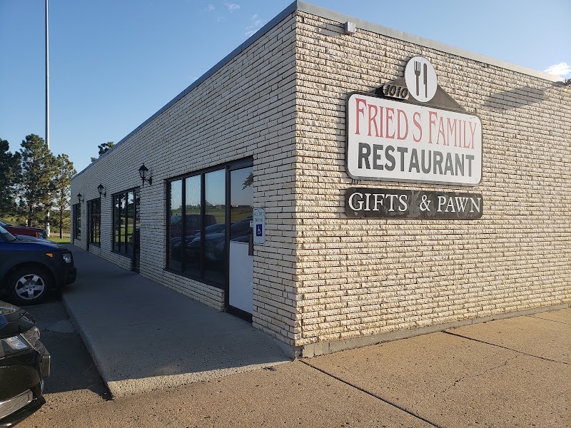 Frieds Family Restaurant in Mandan