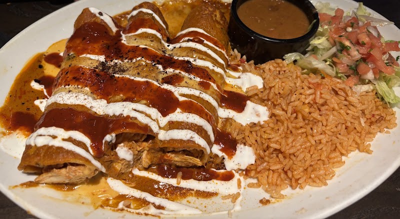 Food and interior photo 3 at Mamá Tigre in Oakton