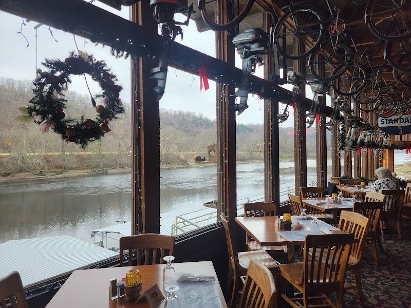Gaston's Restaurant in Lakeview