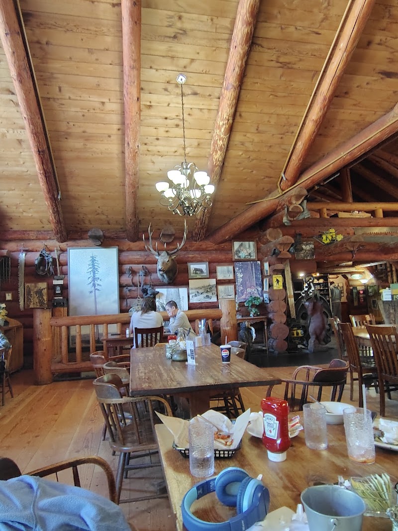 Food and interior photo 4 at Camp 18 in Seaside
