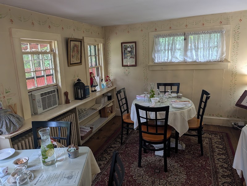 Food and interior photo 1 at Pickity Place in Mason