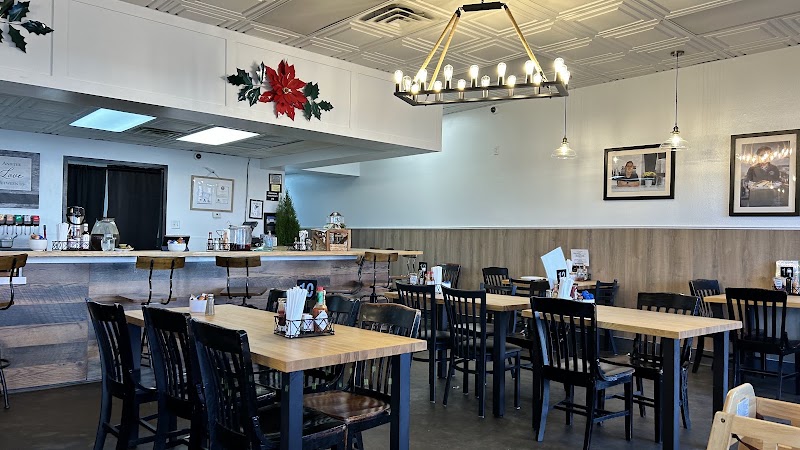 Mom's Kitchen in Henderson