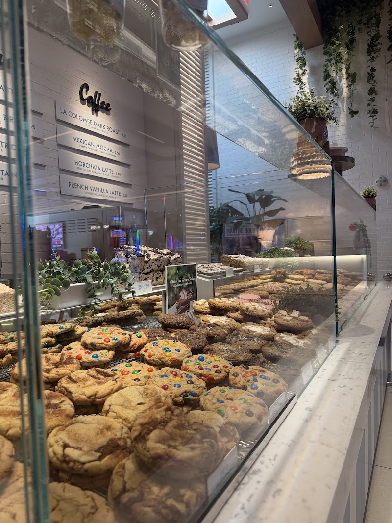 Food and interior photo 1 at Summer House in Las Vegas