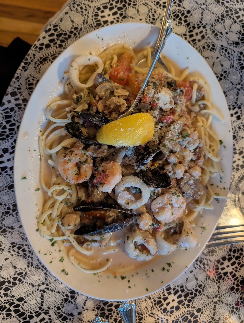 Food and interior photo 4 at Mama Carolla's in Indianapolis