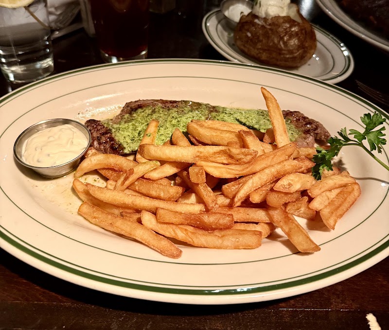 Food and interior photo 4 at L. Woods Tap & Pine Lodge in Lincolnwood