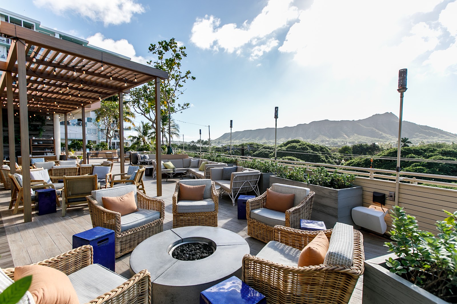 DECK. at Queen Kapiʻolani Hotel in Honolulu