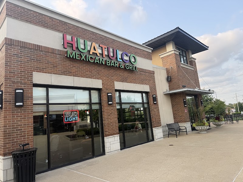 Huatulco Mexican Bar & Grill in St. Louis