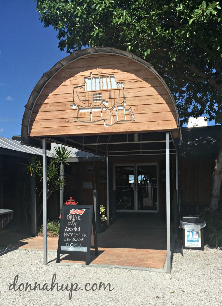 The Old Fish House Bar and Grill in Grant-Valkaria