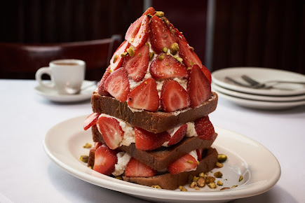 Food and interior photo 3 at Carmine's - Upper West Side in New York