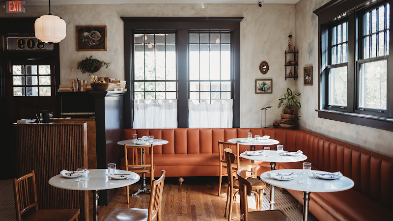 Elvie's in Jackson