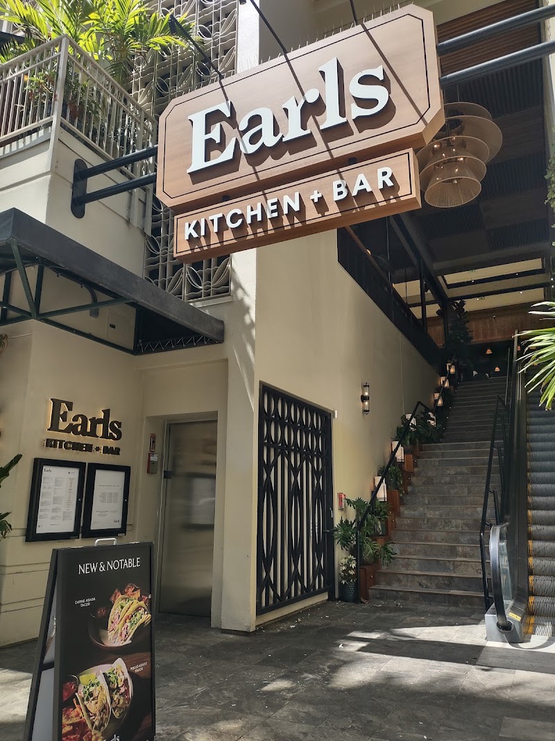 Food and interior photo 4 at Earls Kitchen + Bar - Waikiki in Honolulu