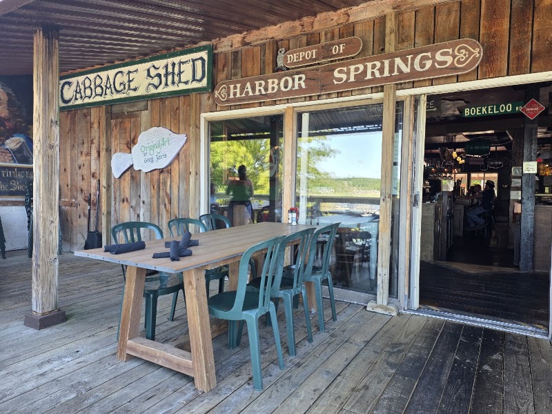 Food and interior photo 4 at Cabbage Shed in Elberta